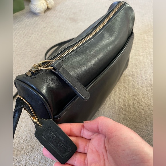 EUC Vintage Coach Crossbody - Picture 2 of 6